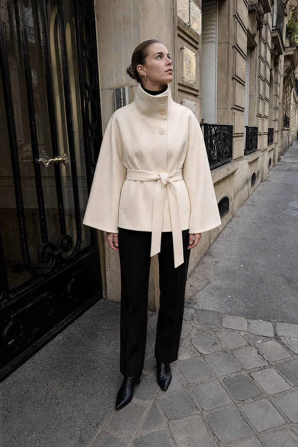 SOFAINE-V7-LIFE-Payton | Belted Cape Coat in Beige, street-style view