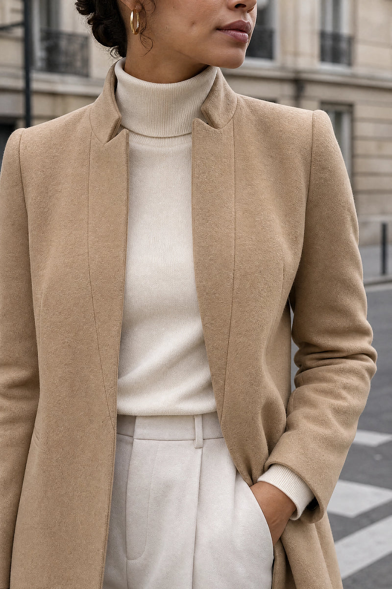 SOFAINE-V7-LIFE-Petra | Wool-Feel Coat in Khaki, detail close-up