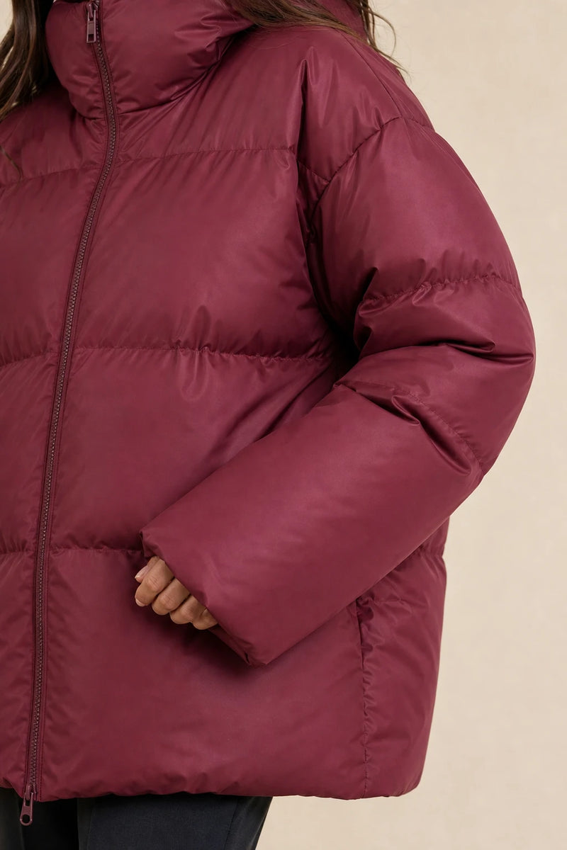 Tara | Oversized Puffer Jacket in Red, fabric close-up