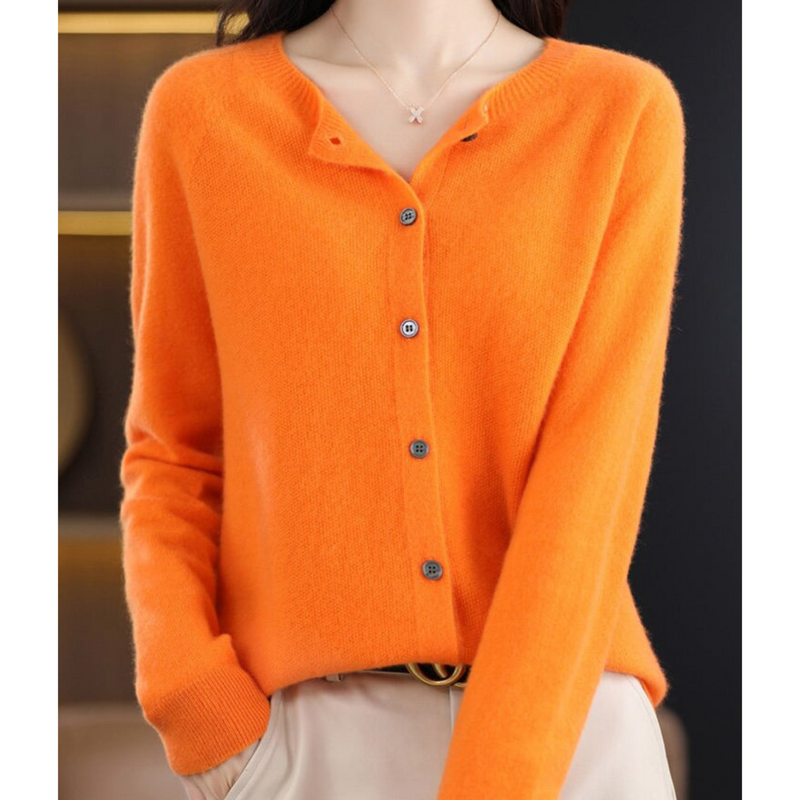 Agnete | Cardigan med O-hals i Orange, forfra