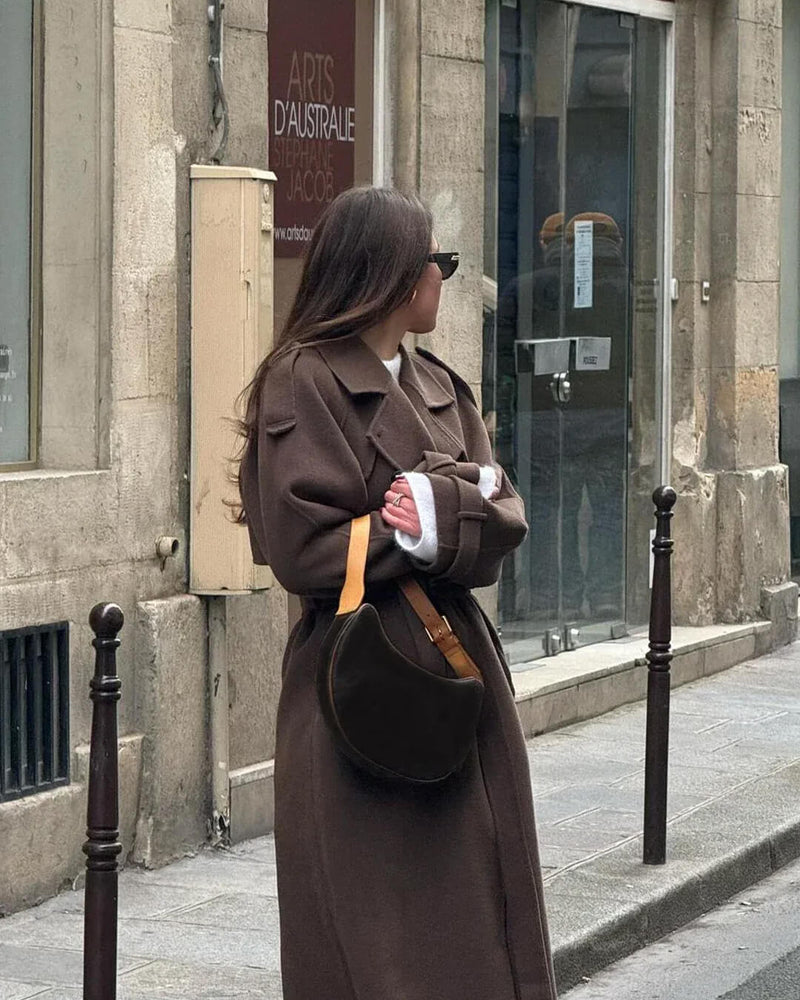 Alicia | Dobbeltradet Trenchcoat i Brun, fra siden