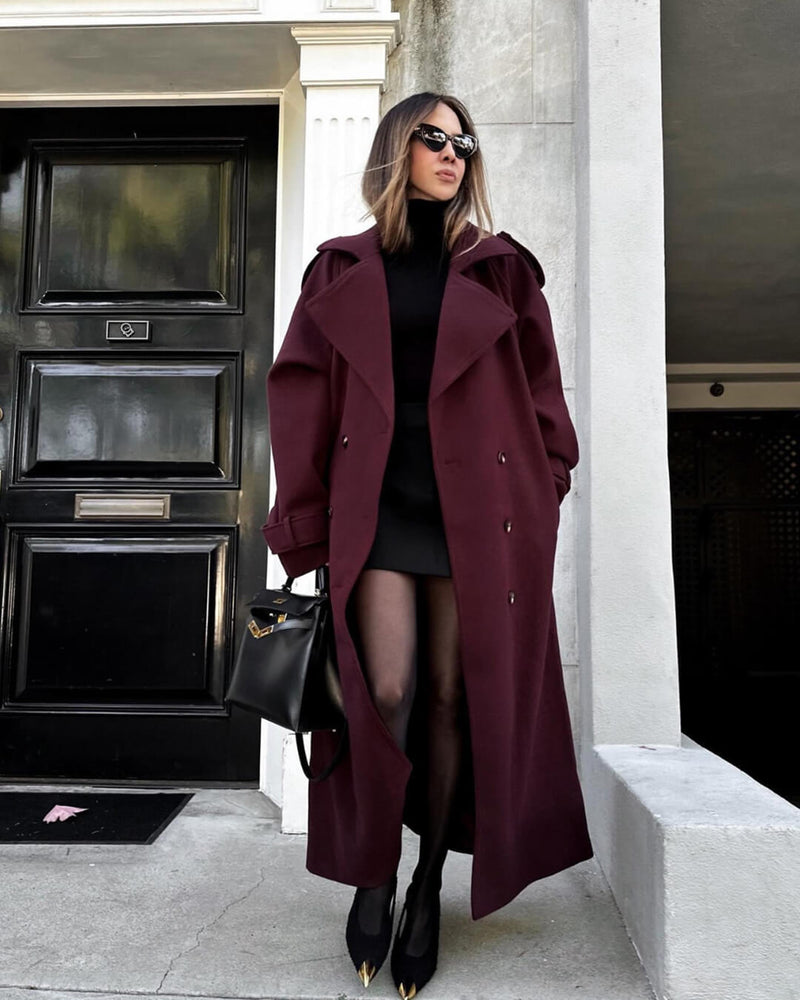 Alicia | Dobbeltradet Trenchcoat i Bordeaux, styling