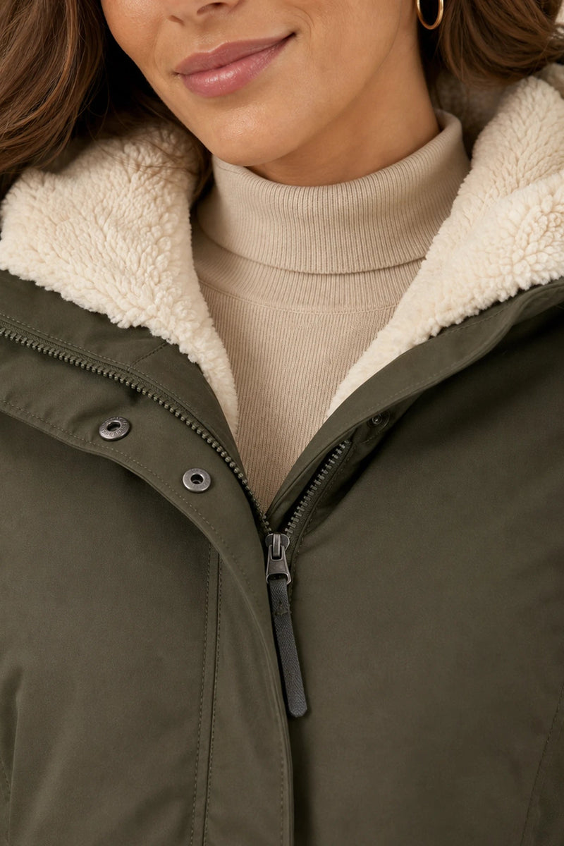 Aria | Hooded Winter Jacket in Green, fabric close-up