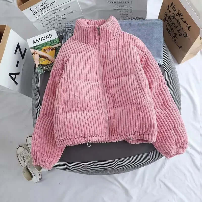 Astrid | Fløjls-quiltet Jakke i Rosa, flat lay