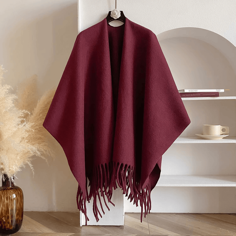 Astrid | Poncho med frynser i Rød, forfra