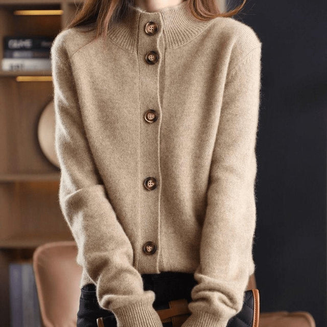 Astrid | Cardigan med ribkrave i Brun, forfra