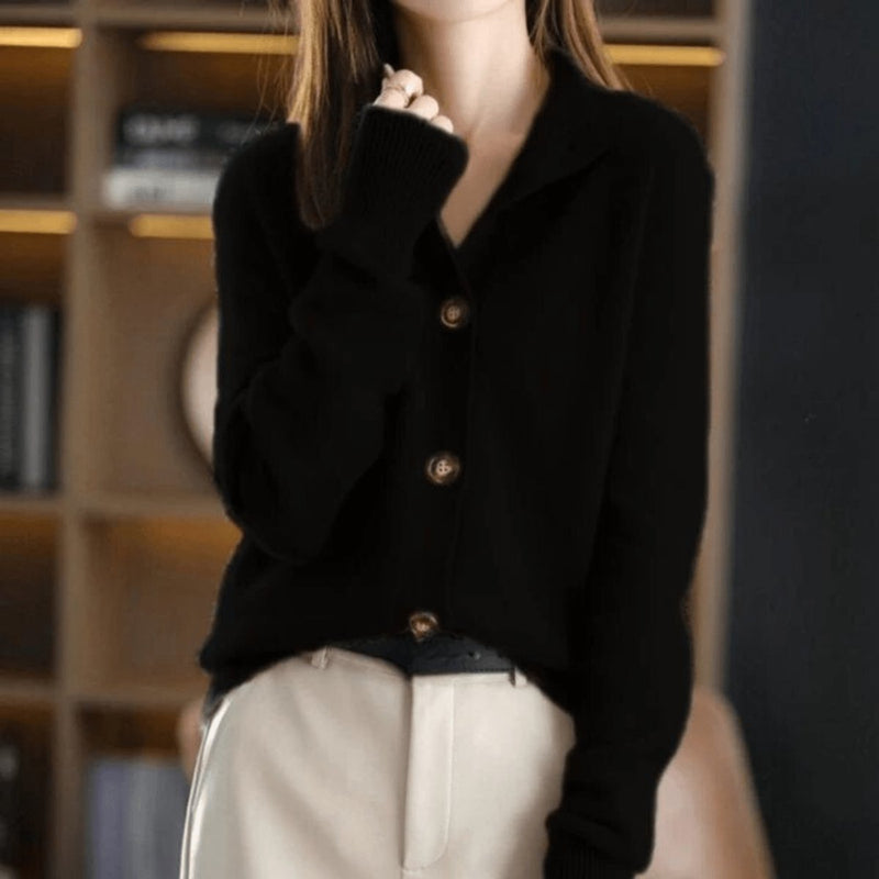 Astrid | Cardigan med ribkrave i Sort, bagfra