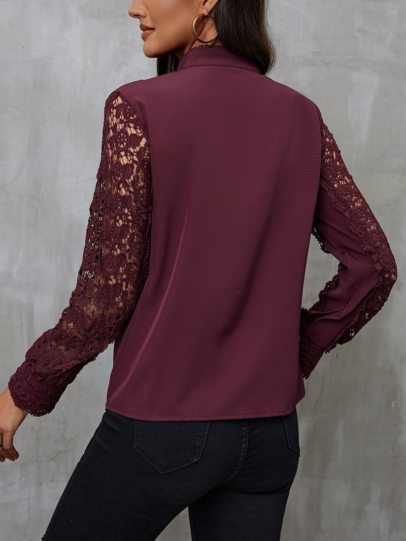 Berit | Blonde-bryst Bluse i Bordeaux, bagfra
