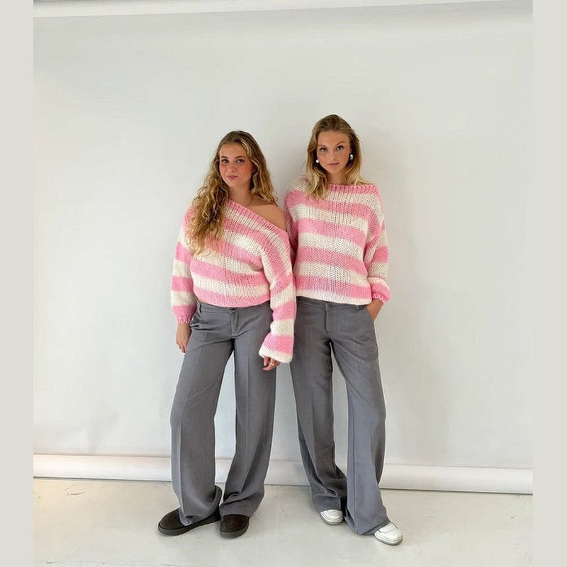 Bodil | Stribet Oversized Striktrøje, fra siden