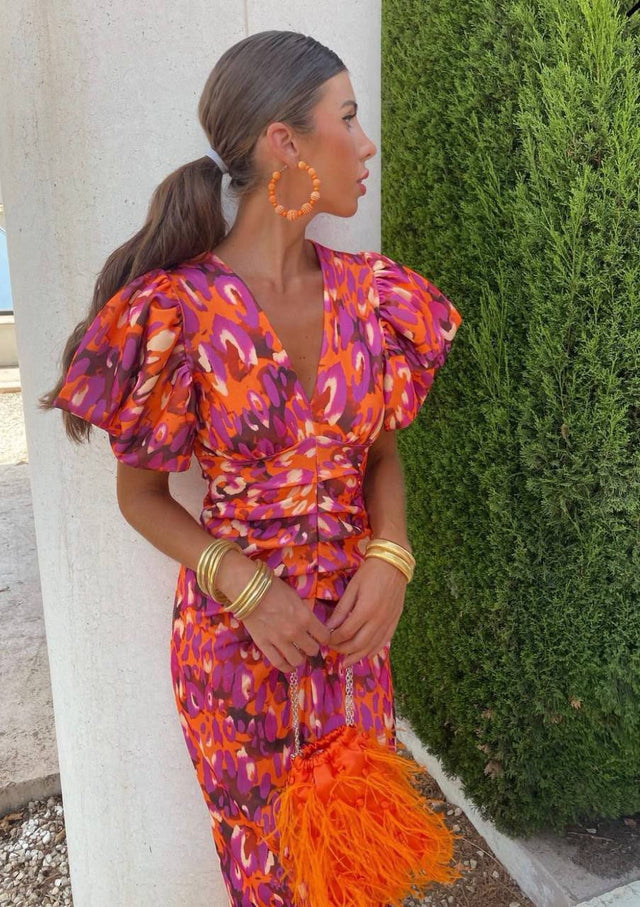 Camila | Festkjole med Pufærmer i Orange, styling