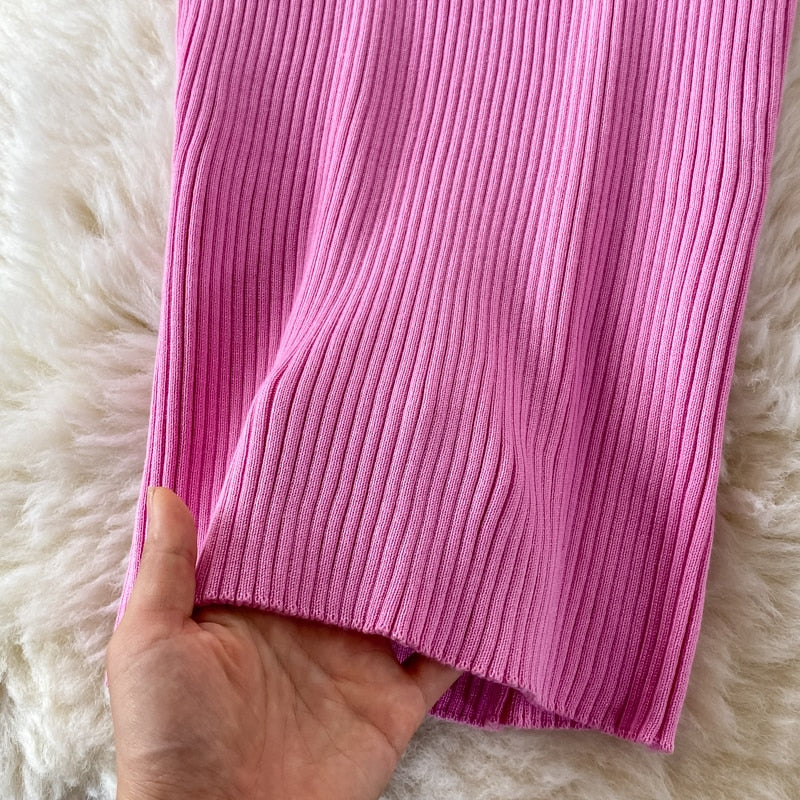 Camille | Strikkjole i Ribstrik i Rosa, nærbillede af stof