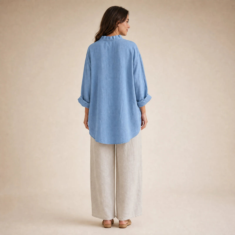 Eliana | Hørlook Flæsebluse i Blå, studie fra siden