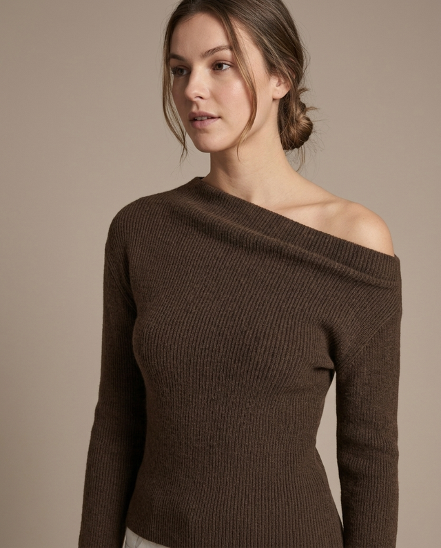 Elise | Off-shoulder striktrøje, nærbillede