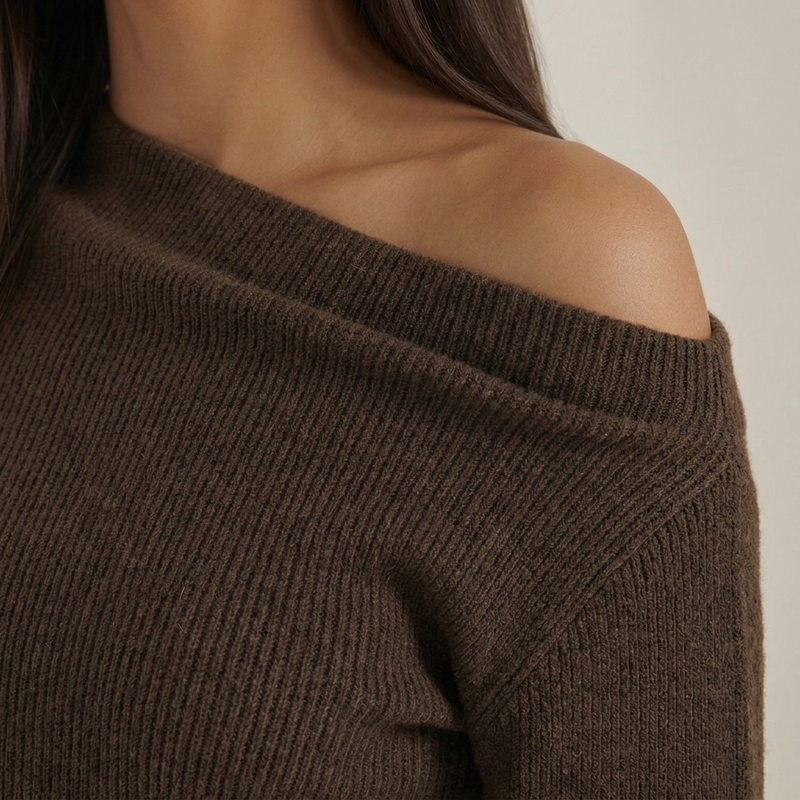 Elise | Off-shoulder striktrøje, nærbillede