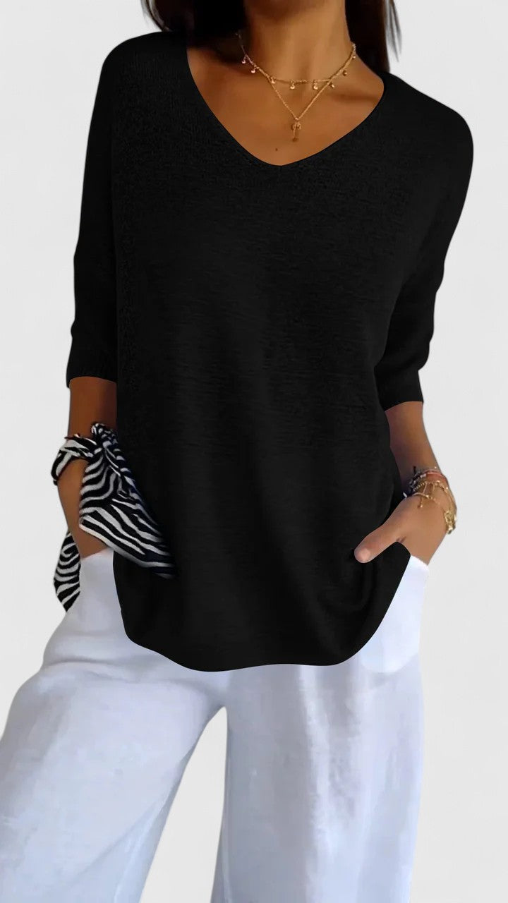 Ellen | Bluse med V-hals i Sort, forfra