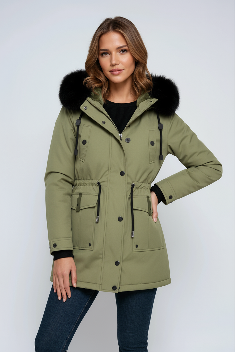 Emma | Parka med kunstpels-hætte i Grøn, produktbillede