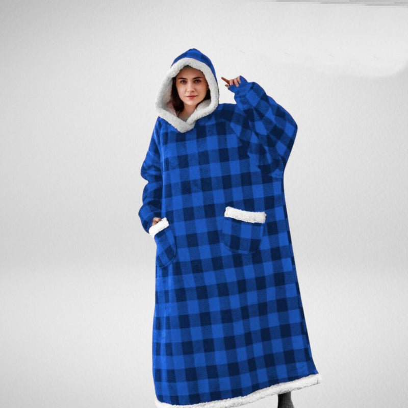 Freya | Oversize Tæppekåbe med Hætte i Kongeblå, forfra