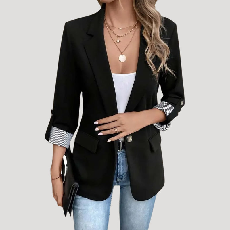 Frida | Enkeltradet Blazer i Sort, forfra