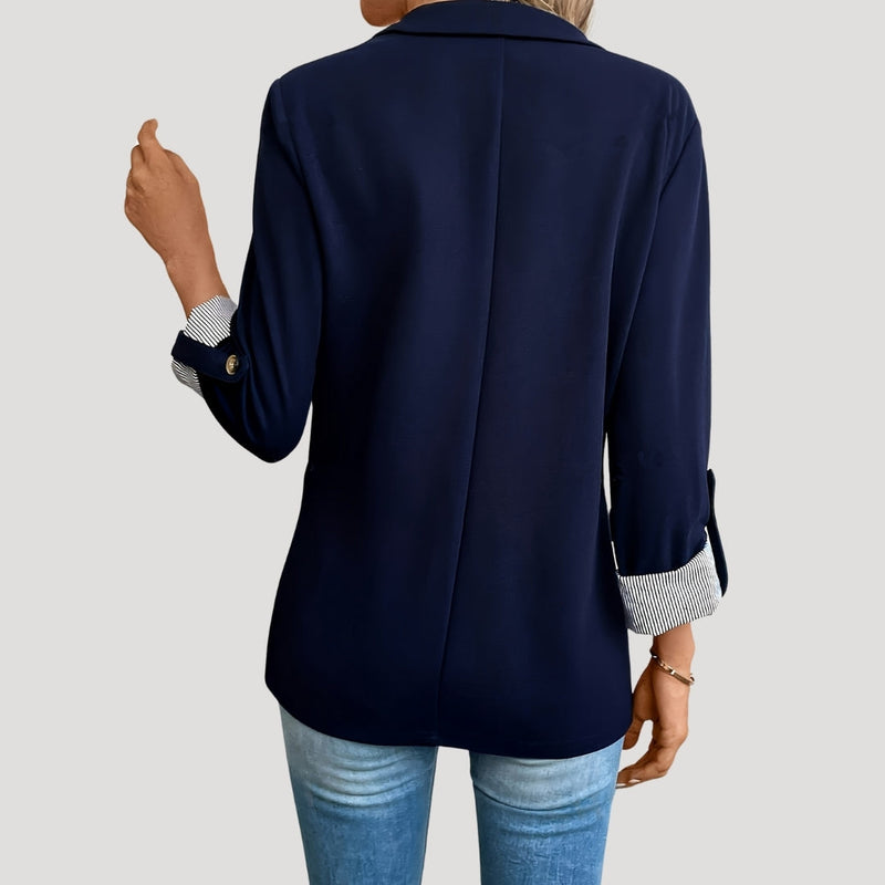 Frida | Enkeltradet Blazer i Marineblå, nærbillede