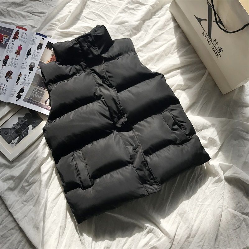 Ingrid | Vatteret vest i Sort, flat lay