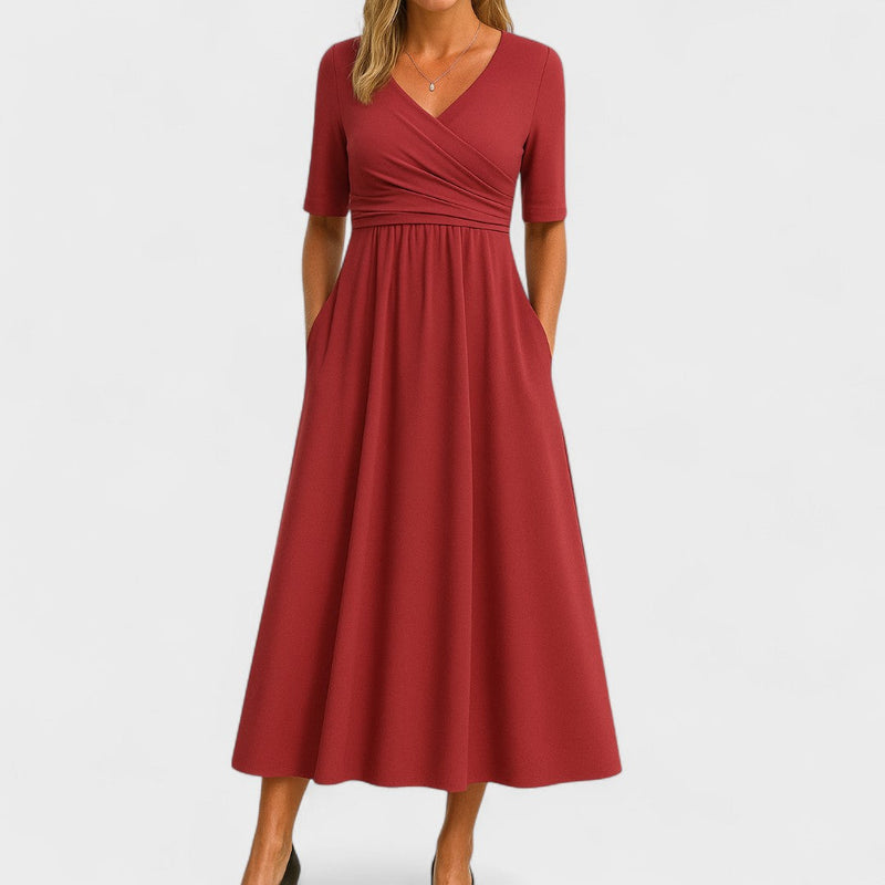 Joanna | Elegant Sommerkjole i Rød, forfra
