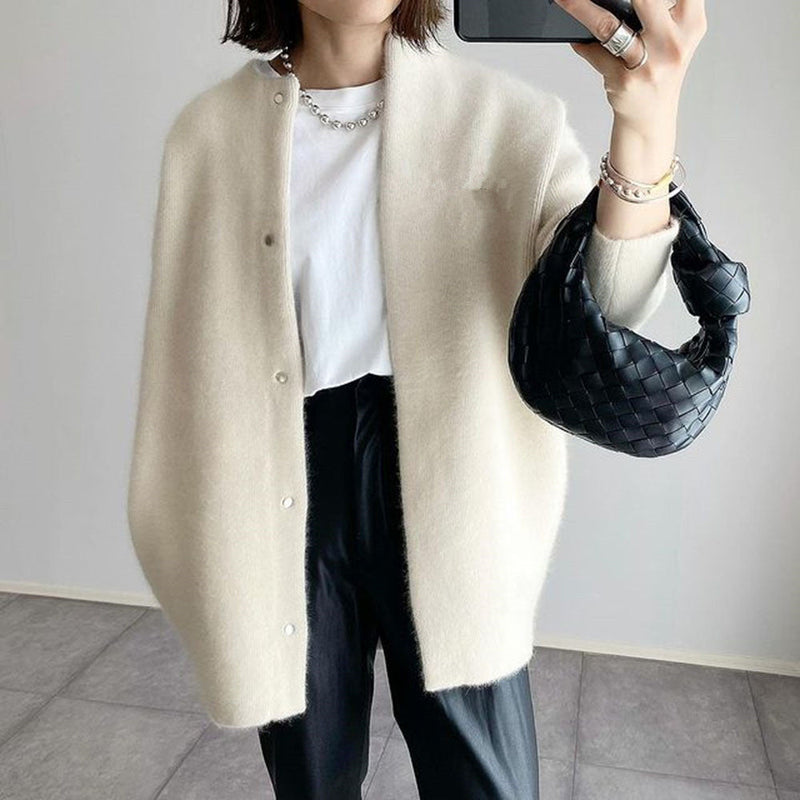 Julia | Blød Knappet Cardigan i Hvid, forfra