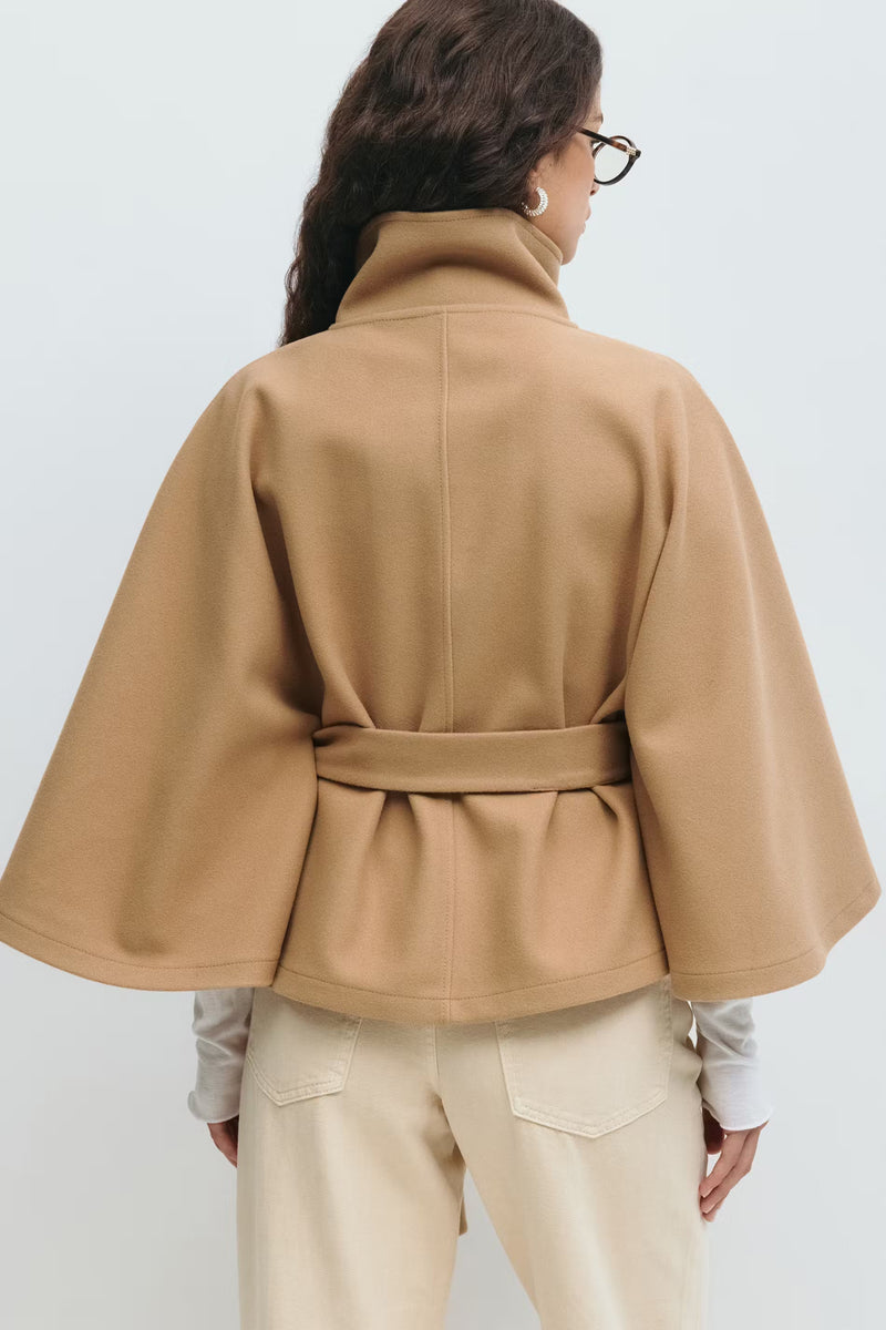 Julie | Cape-frakke i Uld-look i Beige, forfra