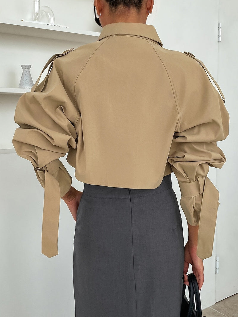 Louise | Kort Trenchcoat i Khaki, styling