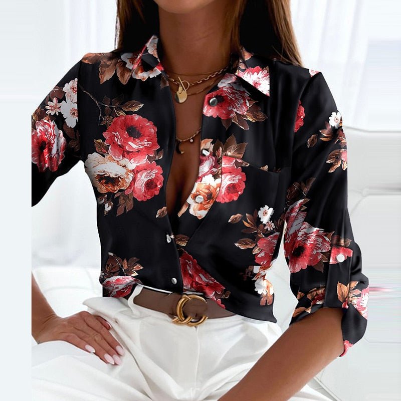 Maria | Printet Skjortebluse i Sort/Rosa Blomsterprint, forfra