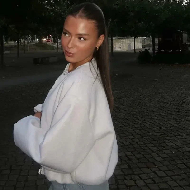 Marit | Cropped Jakke med Lynlås i Creme, fra siden