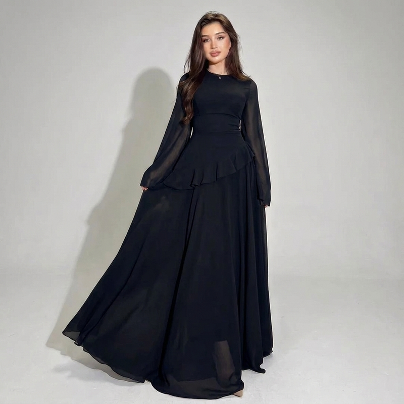 Nadia | Lang kjole med peplum i Sort, forfra