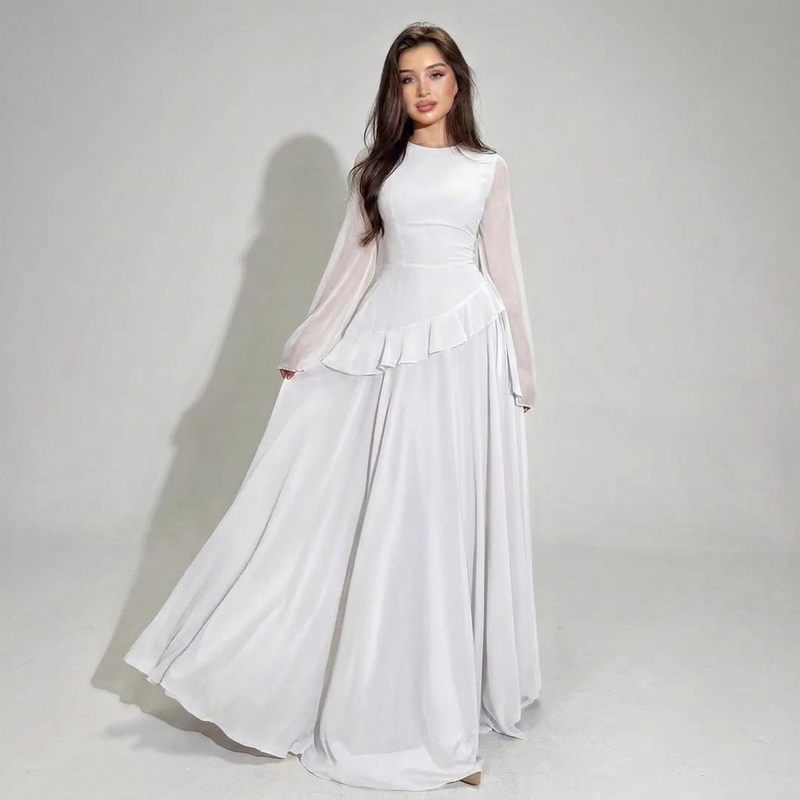 Nadia | Lang kjole med peplum i Hvid, forfra