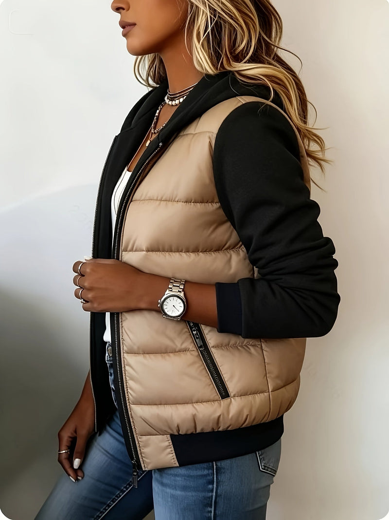 Nanna | Quiltet pufferjakke med hætte i Khaki, fra siden