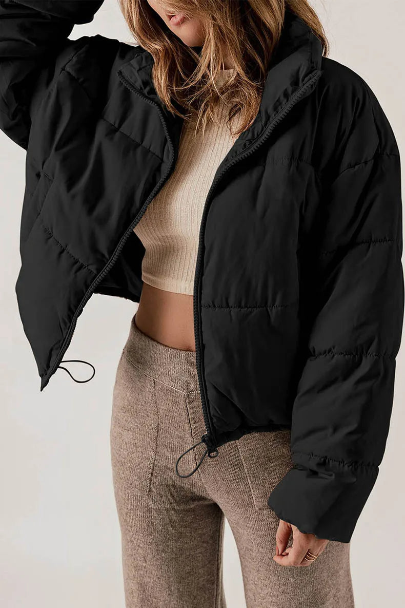 Nora | Cropped Pufferjakke i Sort, nærbillede