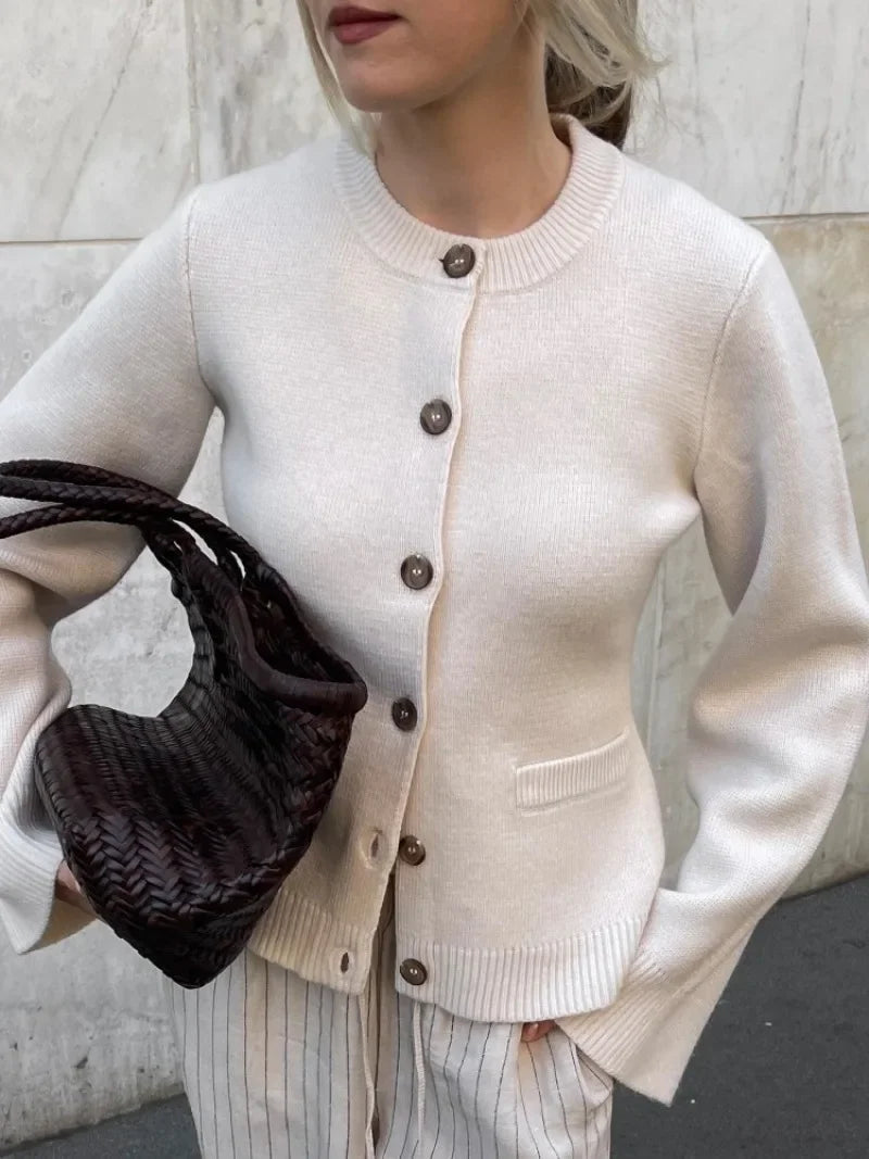 Petra | Cardigan med knaplukning i Beige, forfra