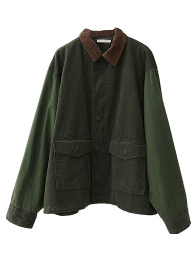 Runa | Oversize Utility Jakke i Armygrøn, flat lay