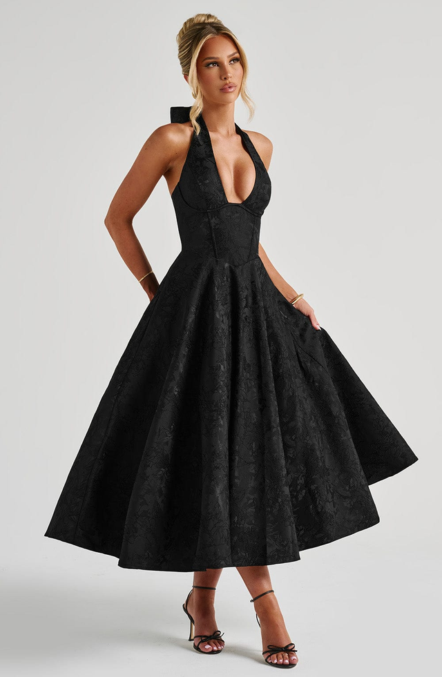 Selma | Jacquard Halterkjole i Sort, forfra