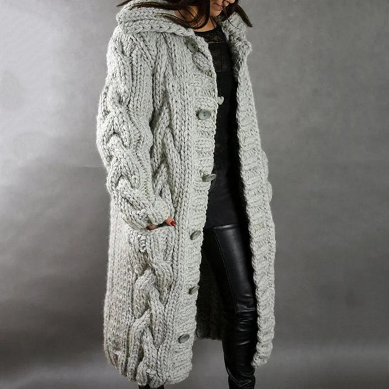 Signe | Cardigan i Cableknit i Lysegrå, fra siden
