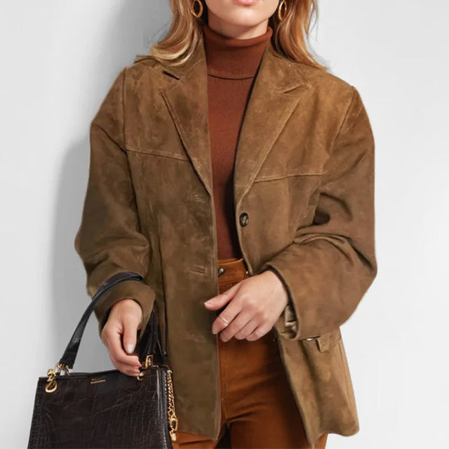 Solveig | Blazer i Ruskind-look i Mørkebrun, forfra
