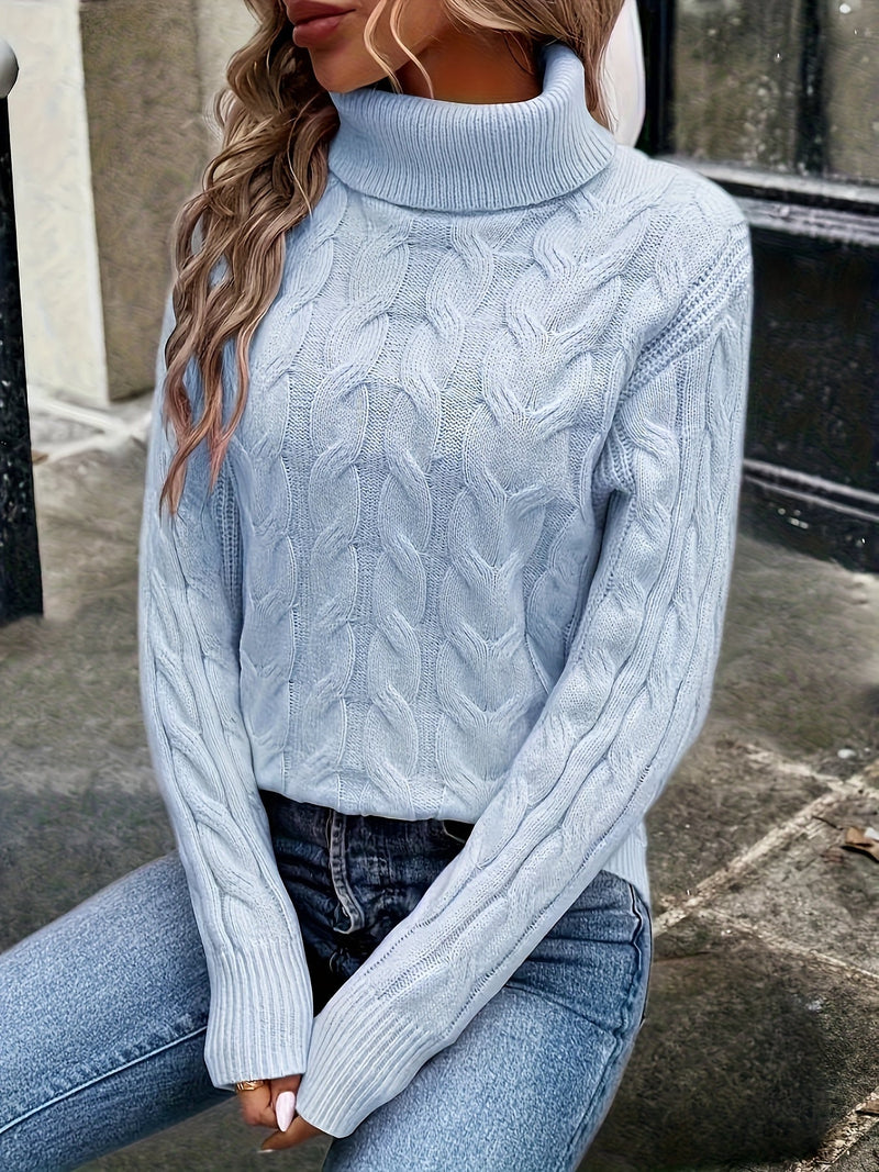 Sophie | Kabelstrikket Rullekrave i Azurblå, siddende