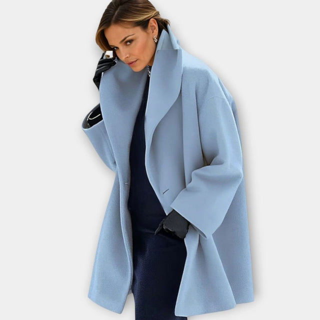 Sussi | Oversized frakke i Blå, forfra