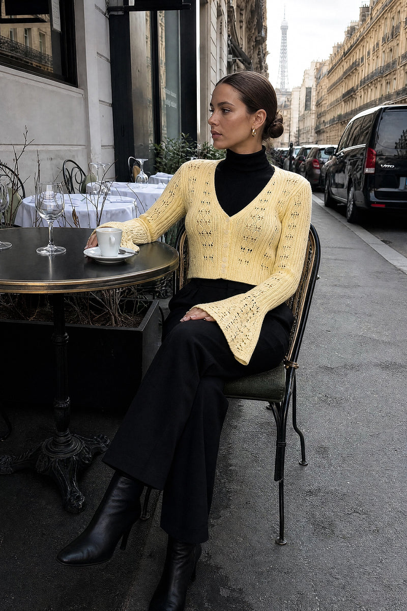 SOFAINE-V7-LIFE-Xiomara | Crochet Cardigan in Yellow, café scene